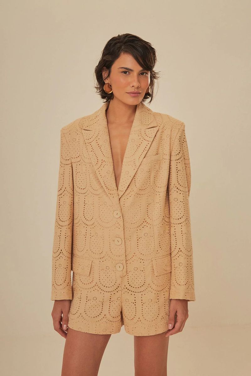 Tailorierter Romper mit Lochstickerei