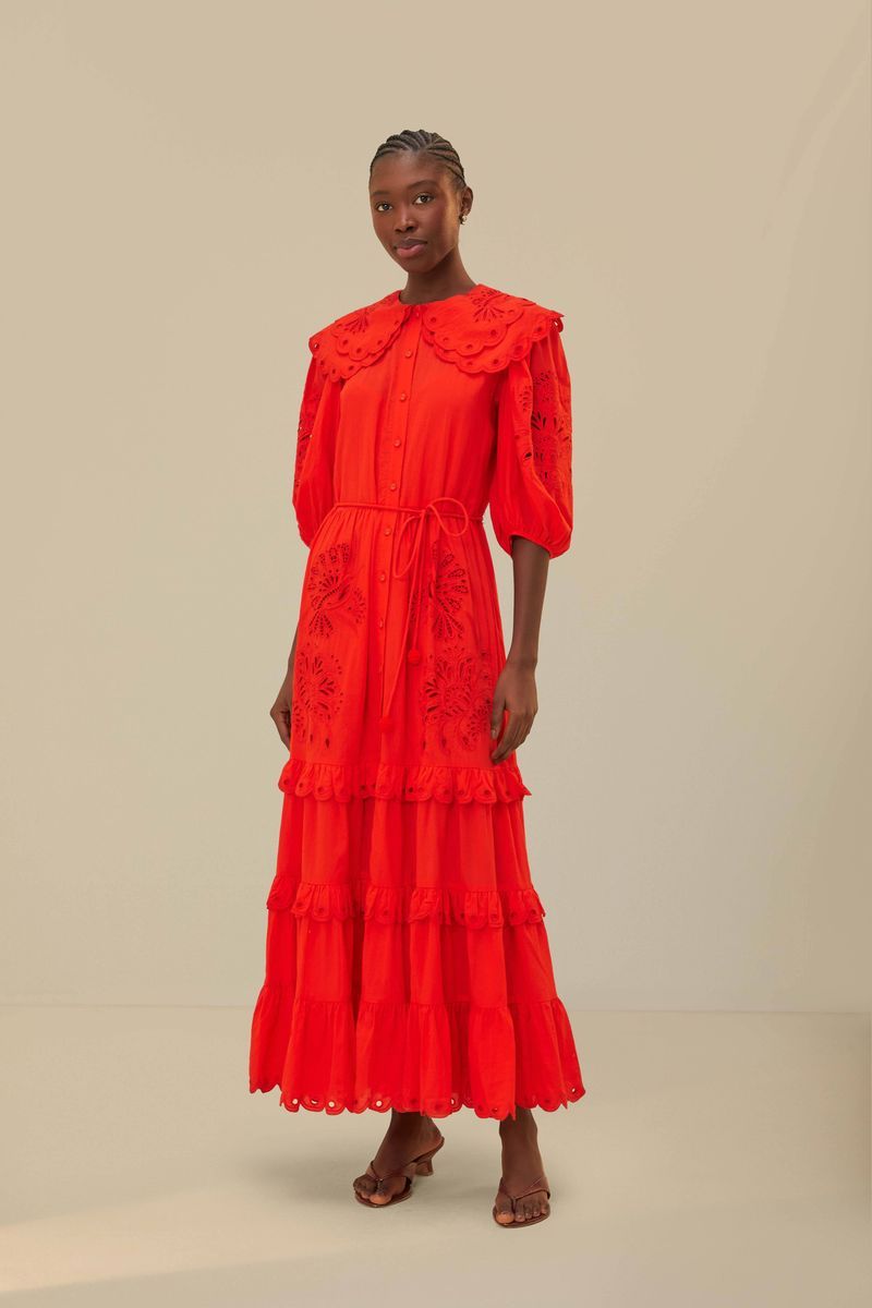 Rotes besticktes Rüschen-Maxikleid