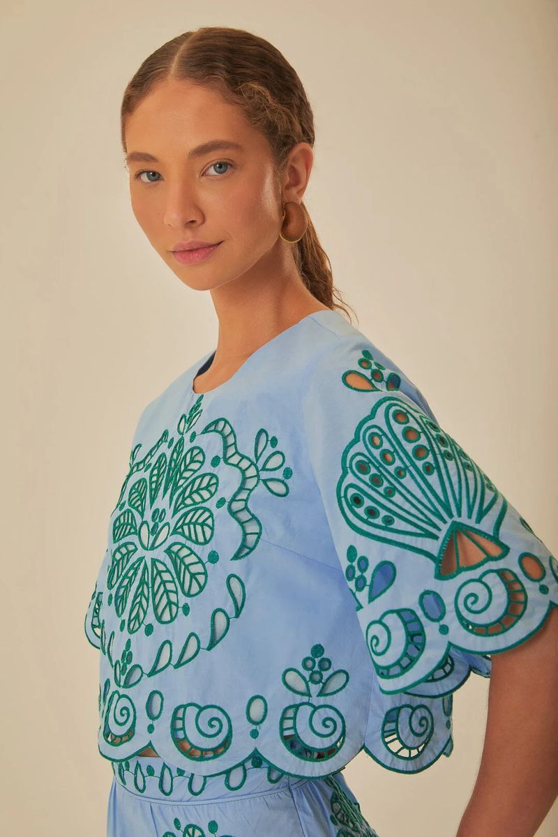 Grafisches Richelieu Crop Top mit Stickerei