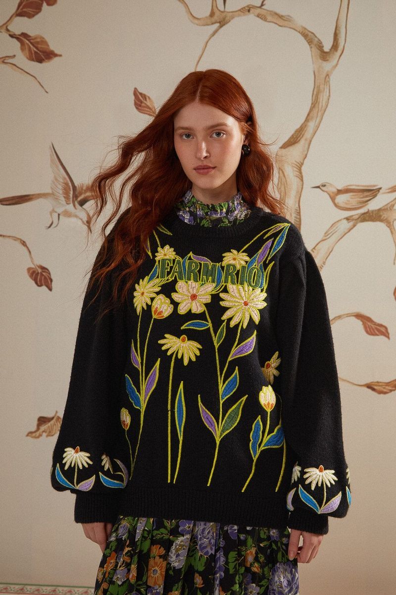 Floral bestickter Strickpullover
