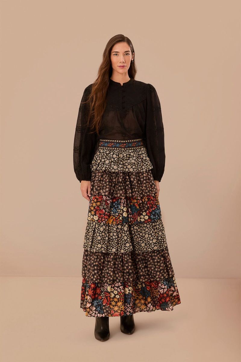 Elegante Bluse mit langen Ärmeln und Bogenkante