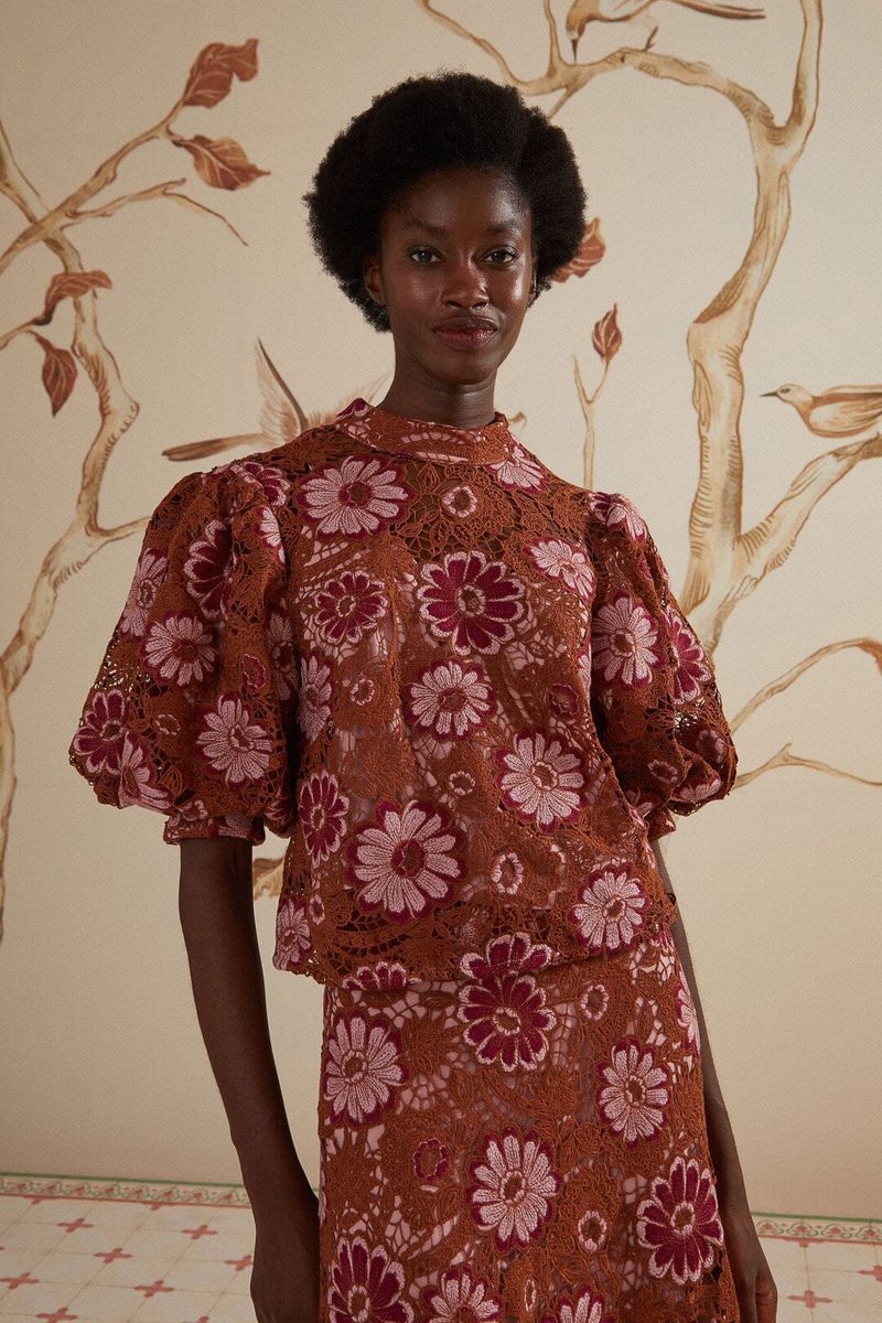 Bluse aus floraler Guipure-Spitze