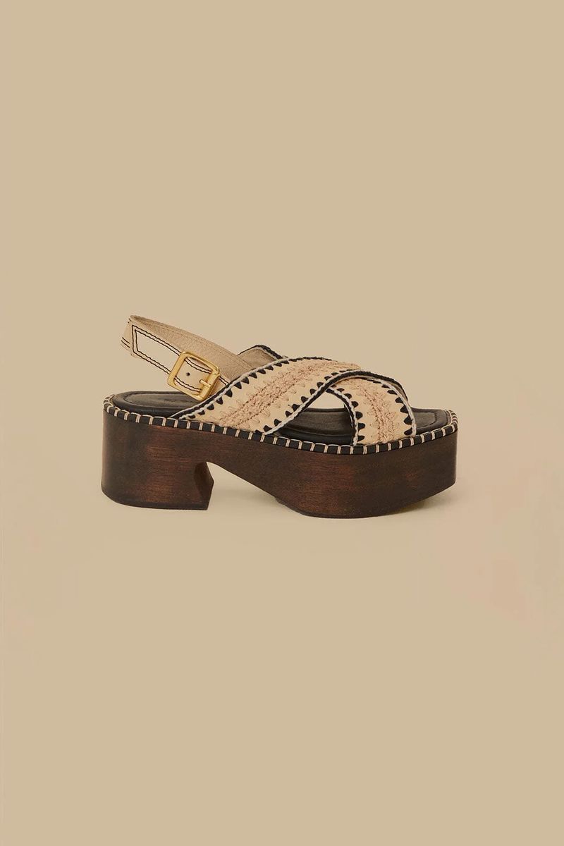 Clog Plateau Sandale mit gekreuzten Riemen