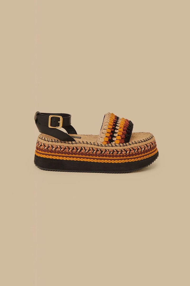 Gehäkelte Espadrille-Sandale mit Plateau