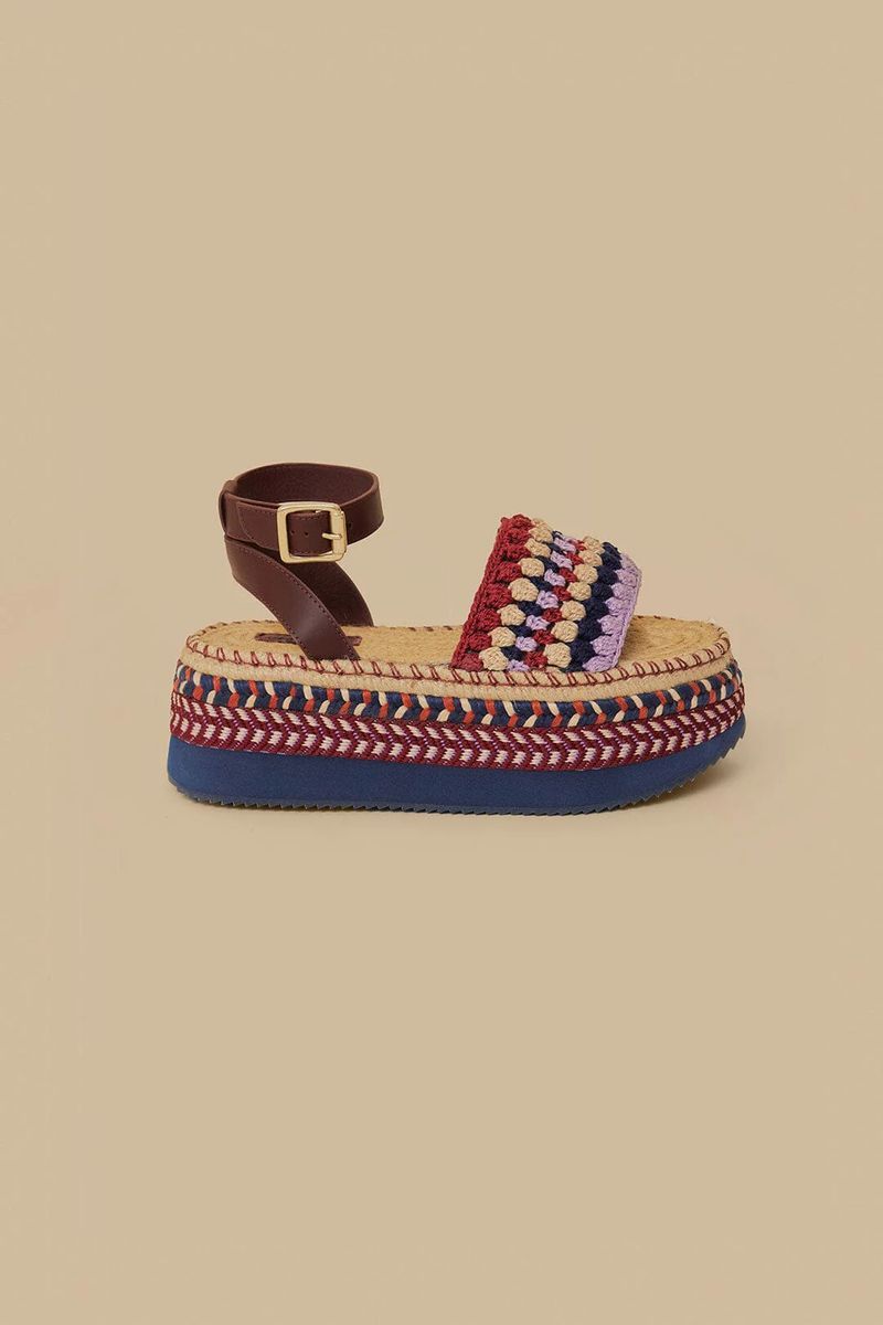 Espadrille-Plateausandalen mit Häkelmuster