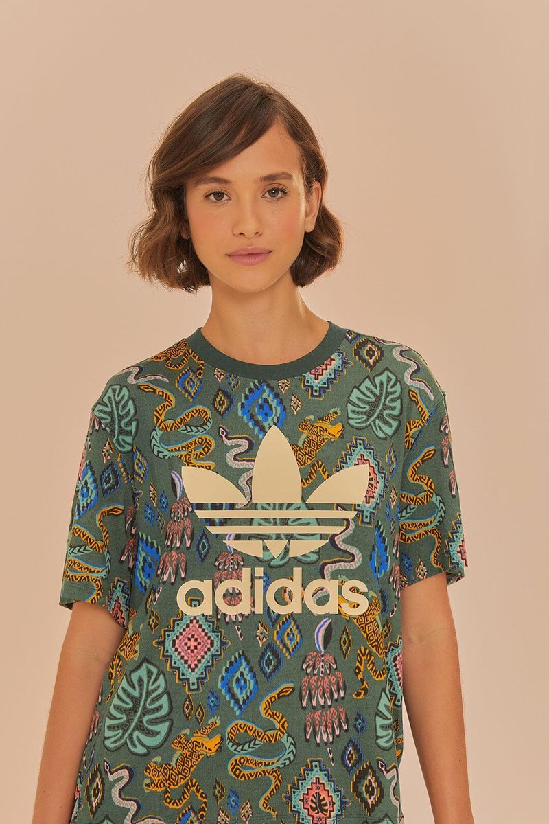 Lebhaft gemustertes Trefoil-Grafik T-Shirt