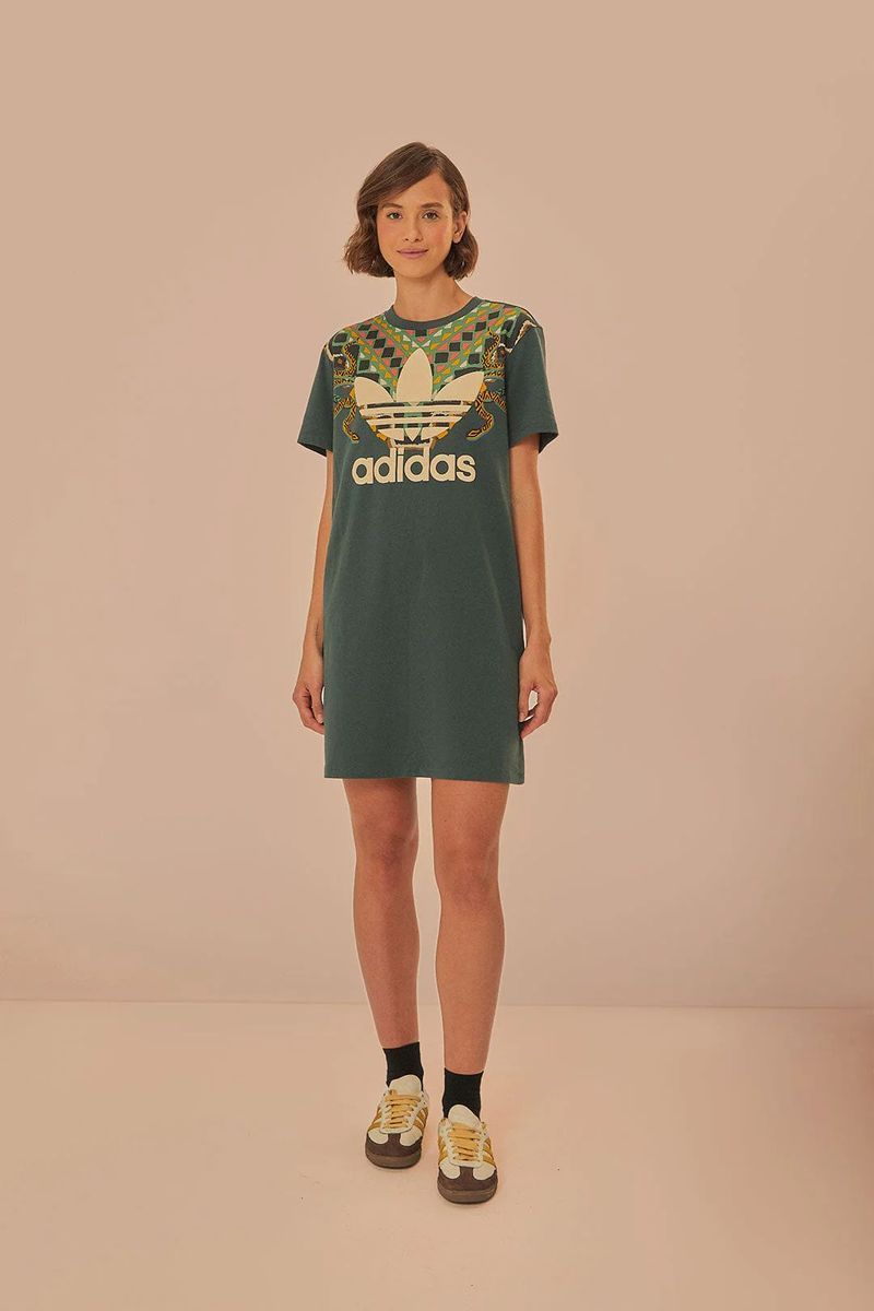 Grünes T-Shirt-Kleid mit Grafik
