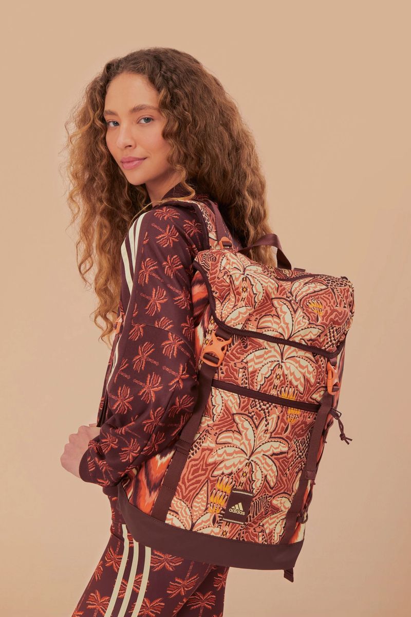 Gemusterter Roll-Top Rucksack mit Riemen