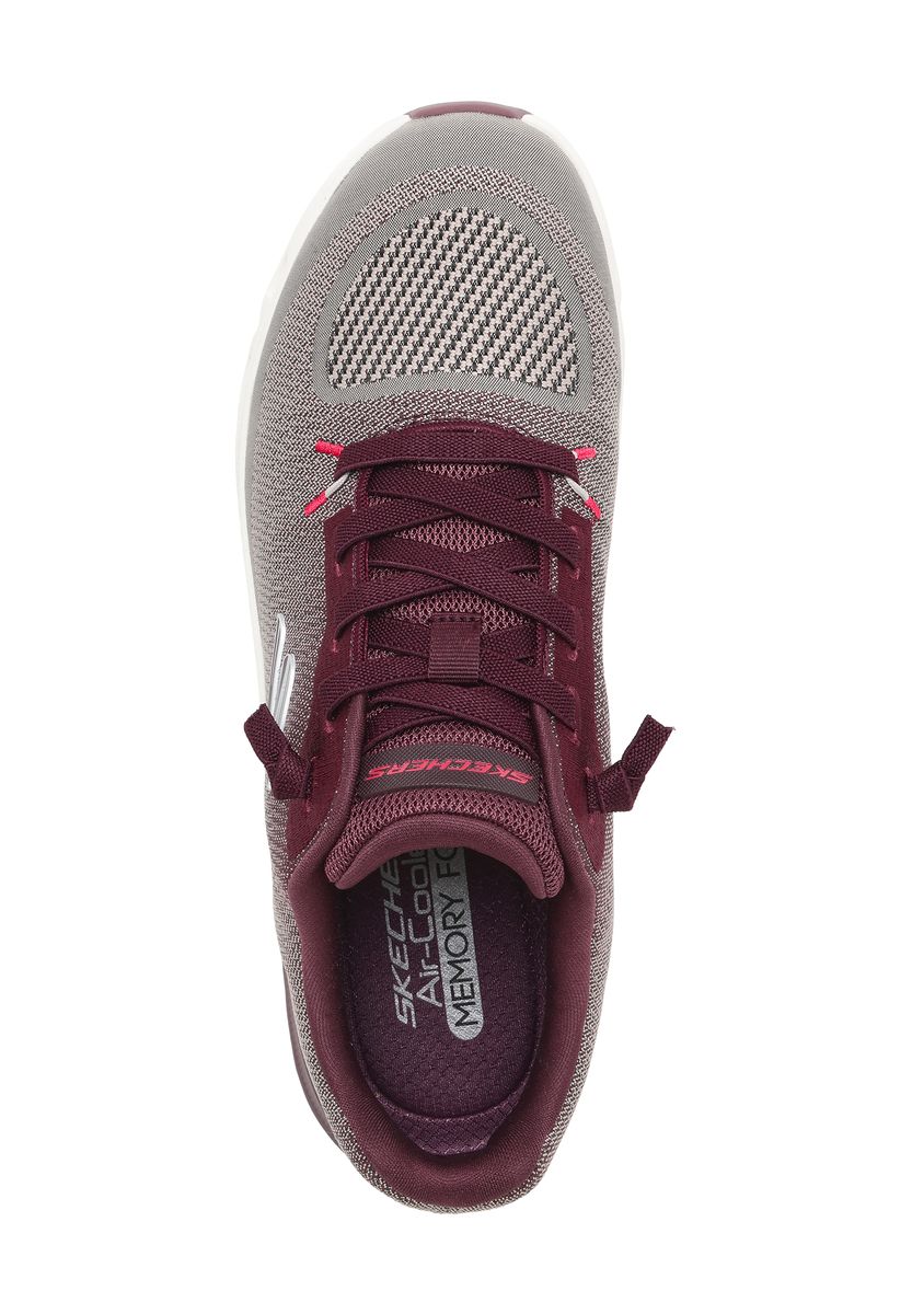 Bequemer Walking Sneaker mit geformter Sohle