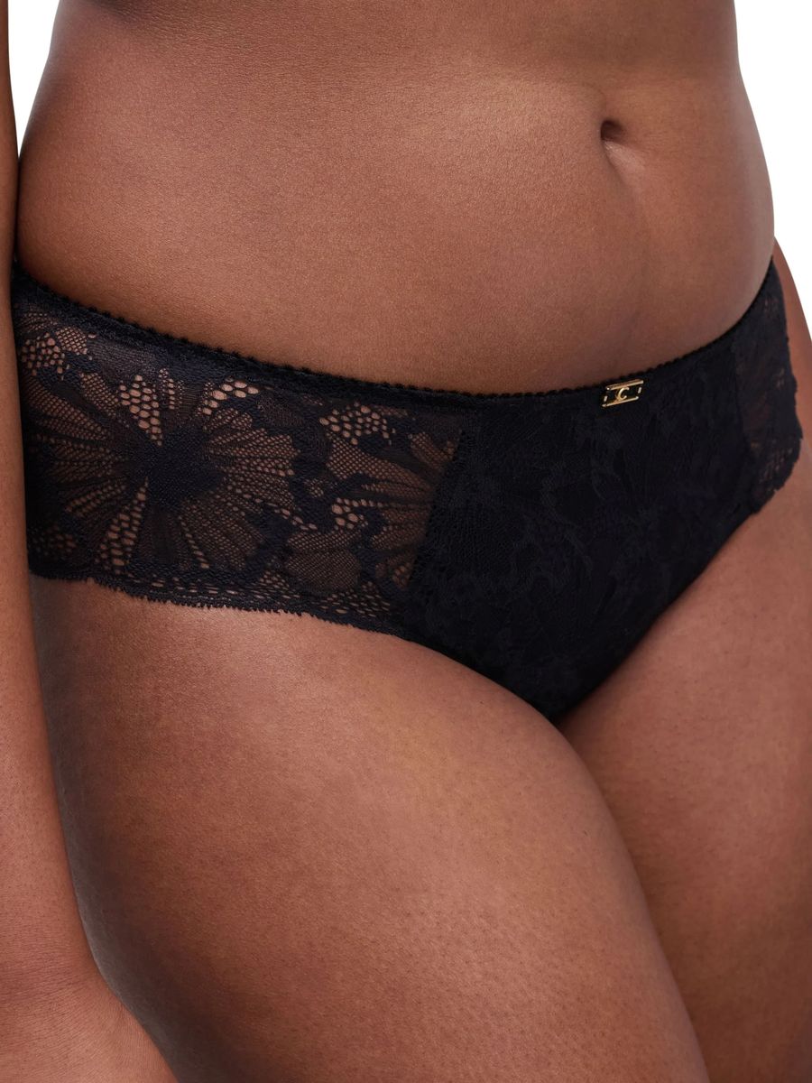 Elegantes Brazilian Slip mit Spitze