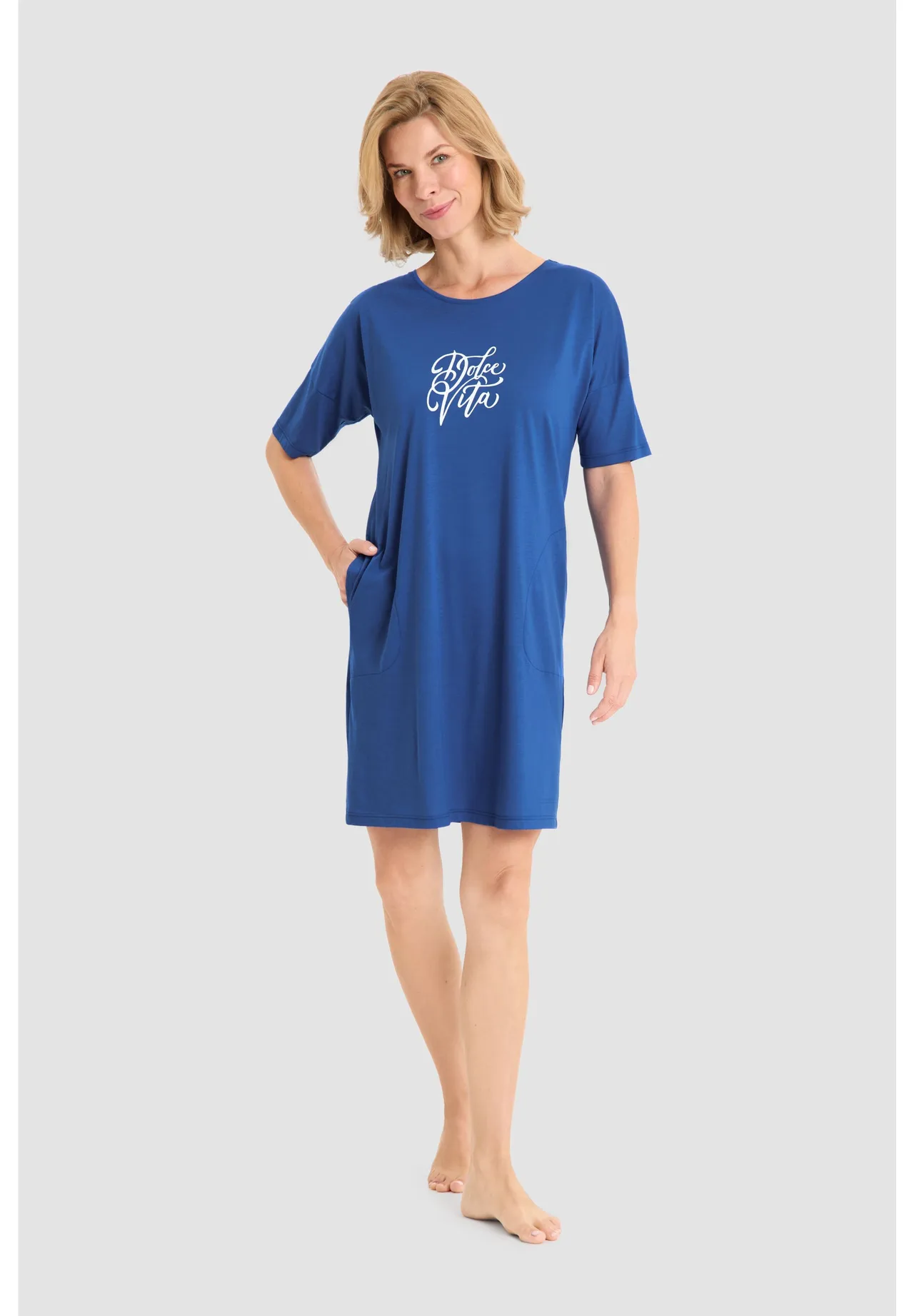 Blaues Stricknachthemd mit Aufdruck
