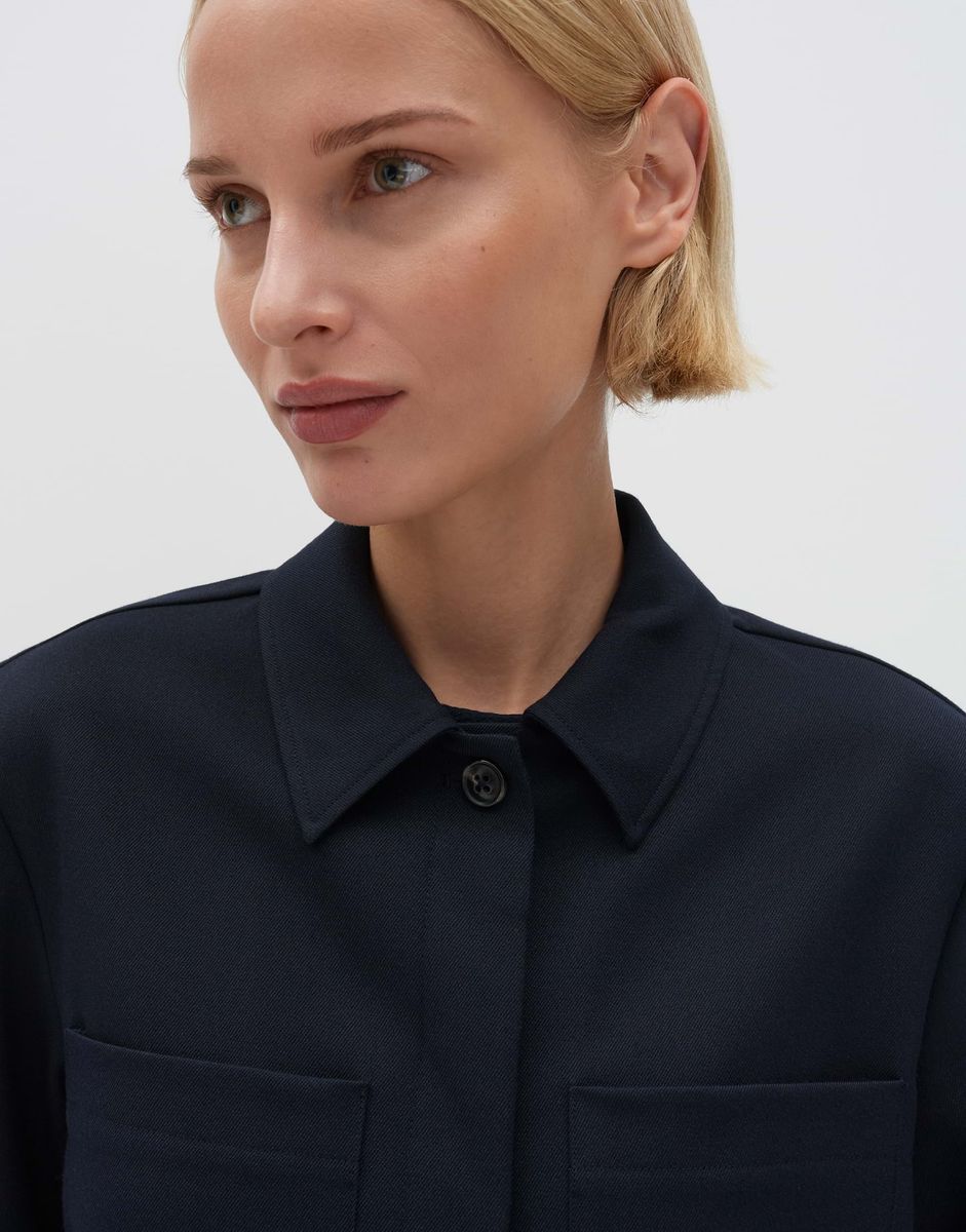 Marineblaues Crop-Overshirt mit Taschen