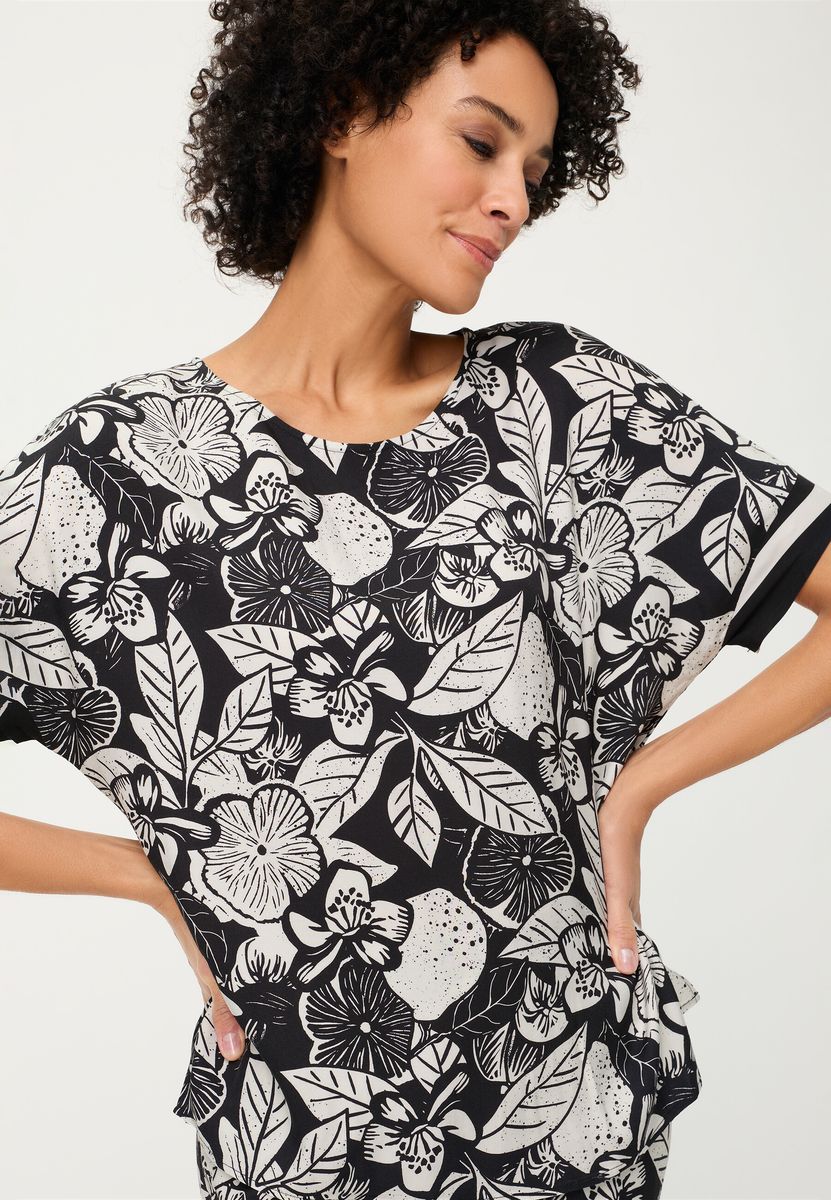T-Shirt mit Blumenmuster und Rundhalsausschnitt