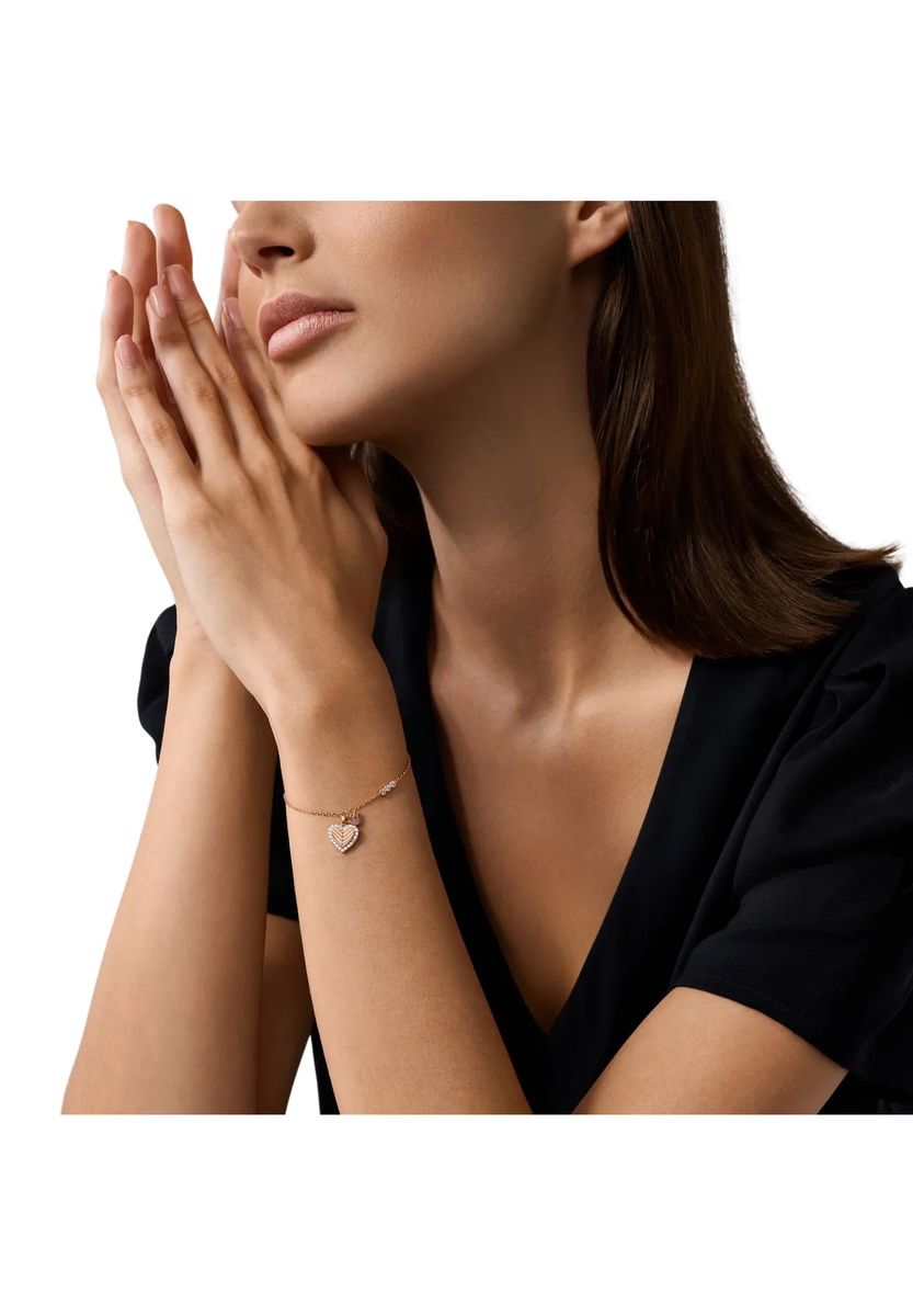 Roségoldenes Armband mit Herzanhänger
