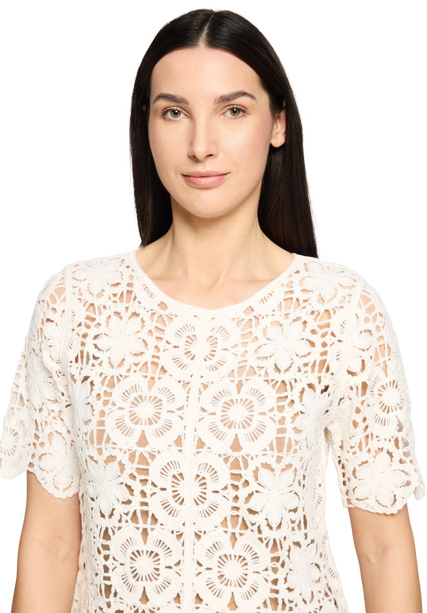 Elegantes Spitzentop mit Wellensaum