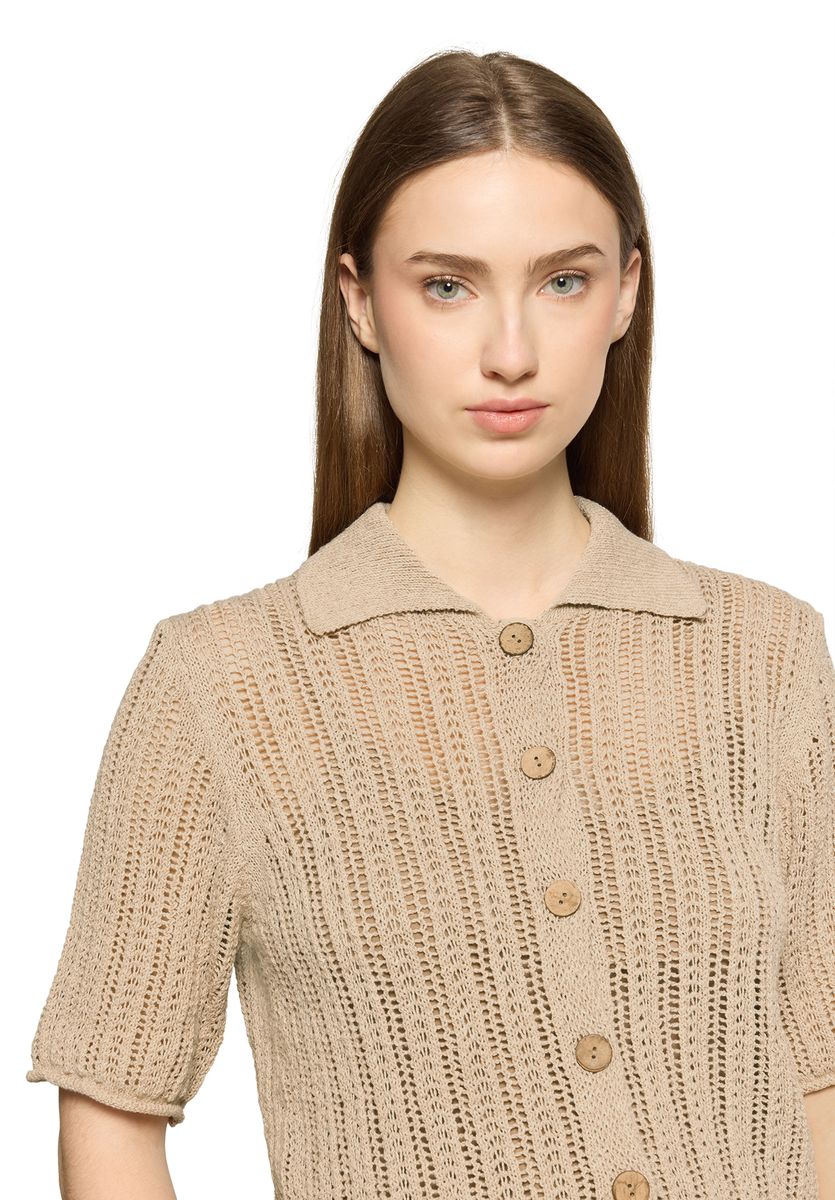 Kurze Strickjacke mit Kragen