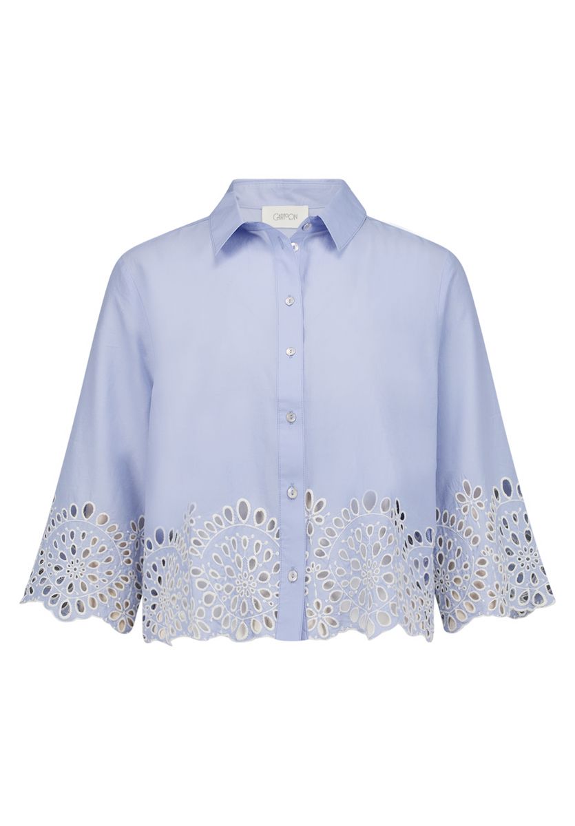 Kurze Bluse mit Lochstickerei
