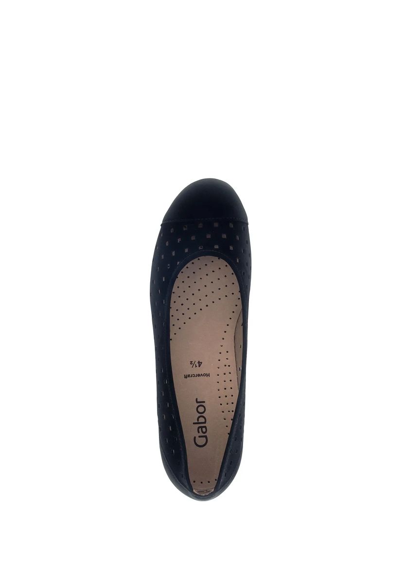 Schwarze Ballerinas aus perforiertem Leder