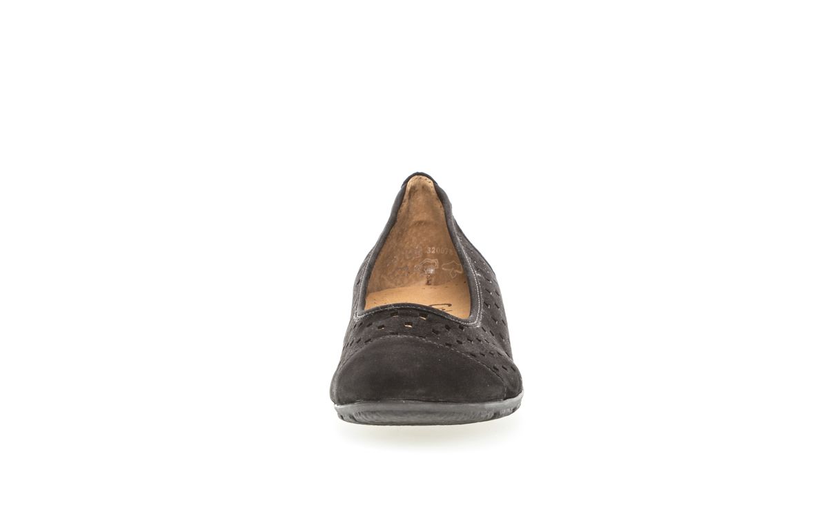 Schwarze Ballerinas aus perforiertem Leder