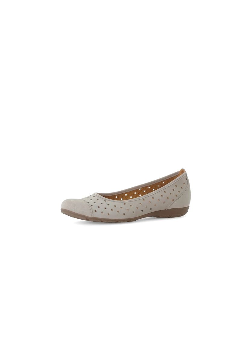 Ballerinas aus perforiertem Leder