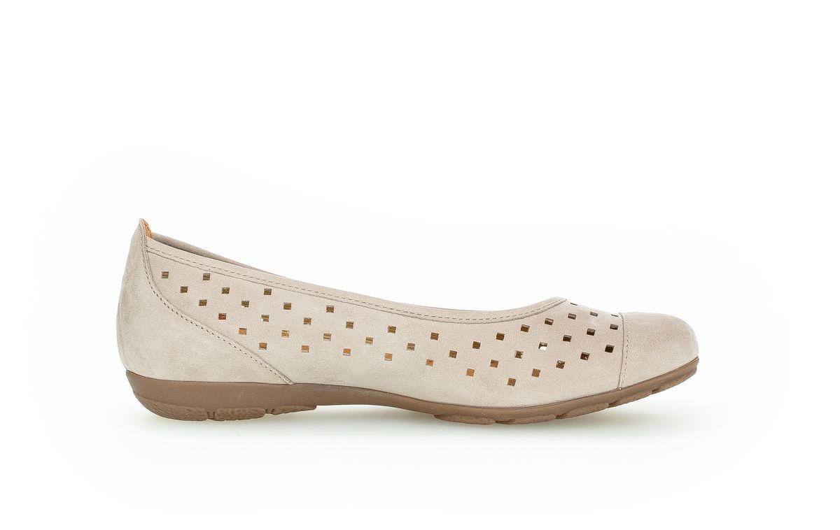 Ballerinas aus perforiertem Leder