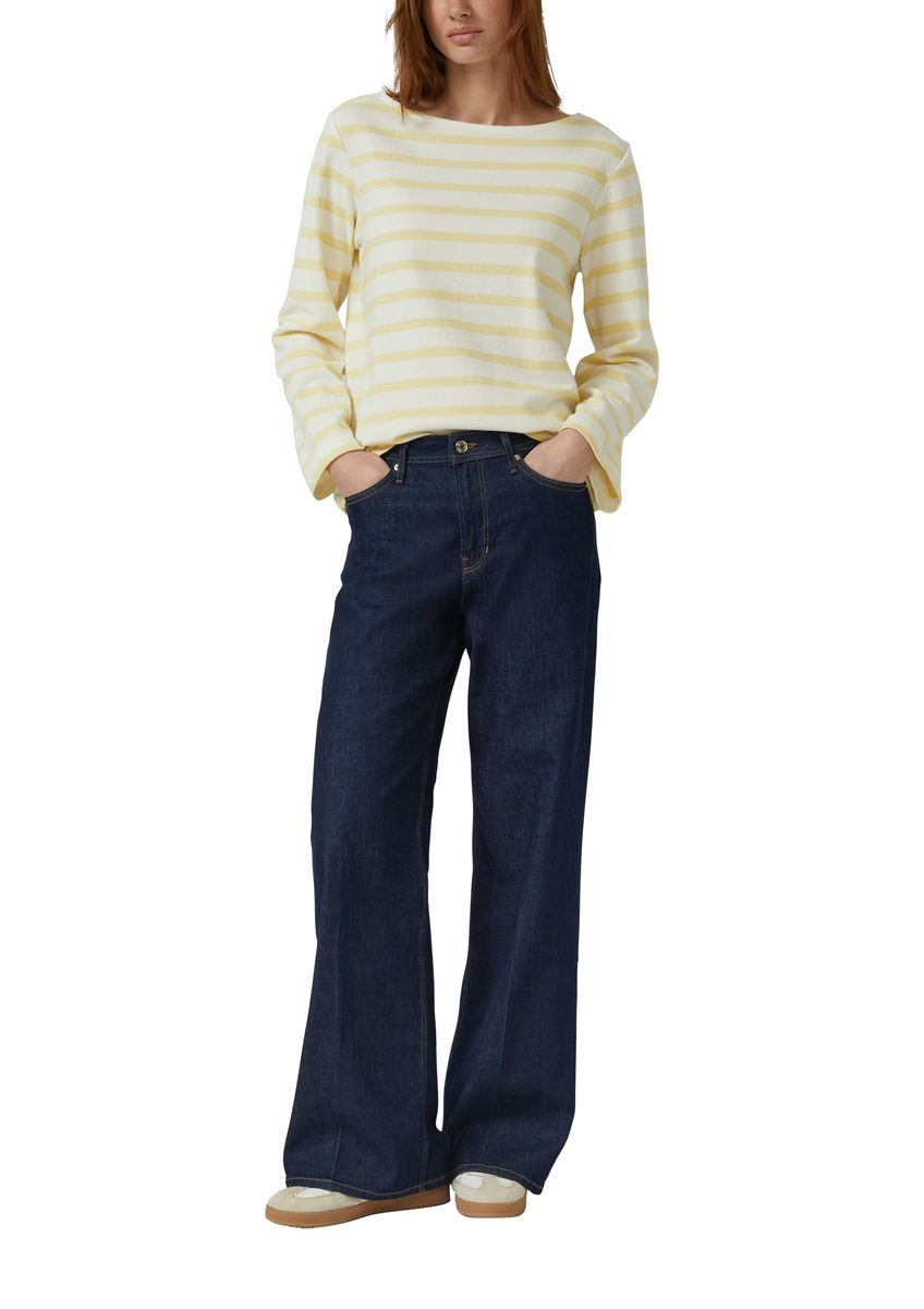 Gestreiftes Langarmshirt mit U-Boot-Ausschnitt