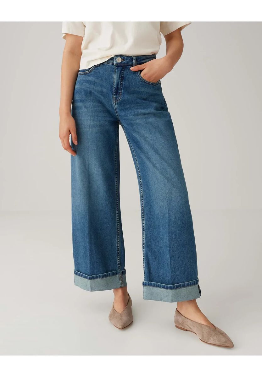 Weite Jeans mit Umschlägen