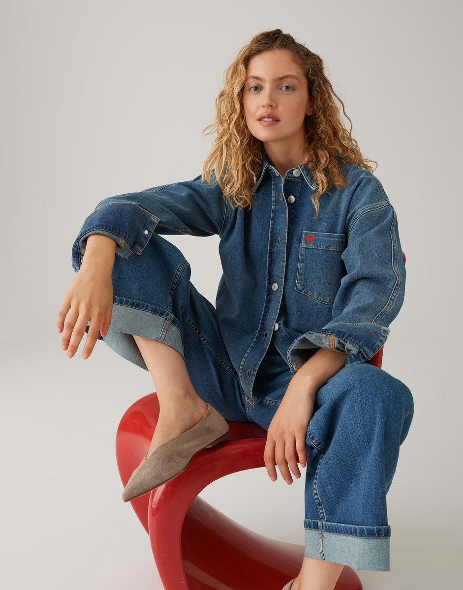 Weite Jeans mit Umschlägen