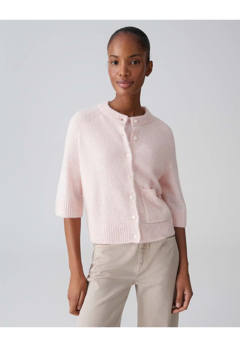 Kurze Strickjacke mit Rundhalsausschnitt und Tasche
