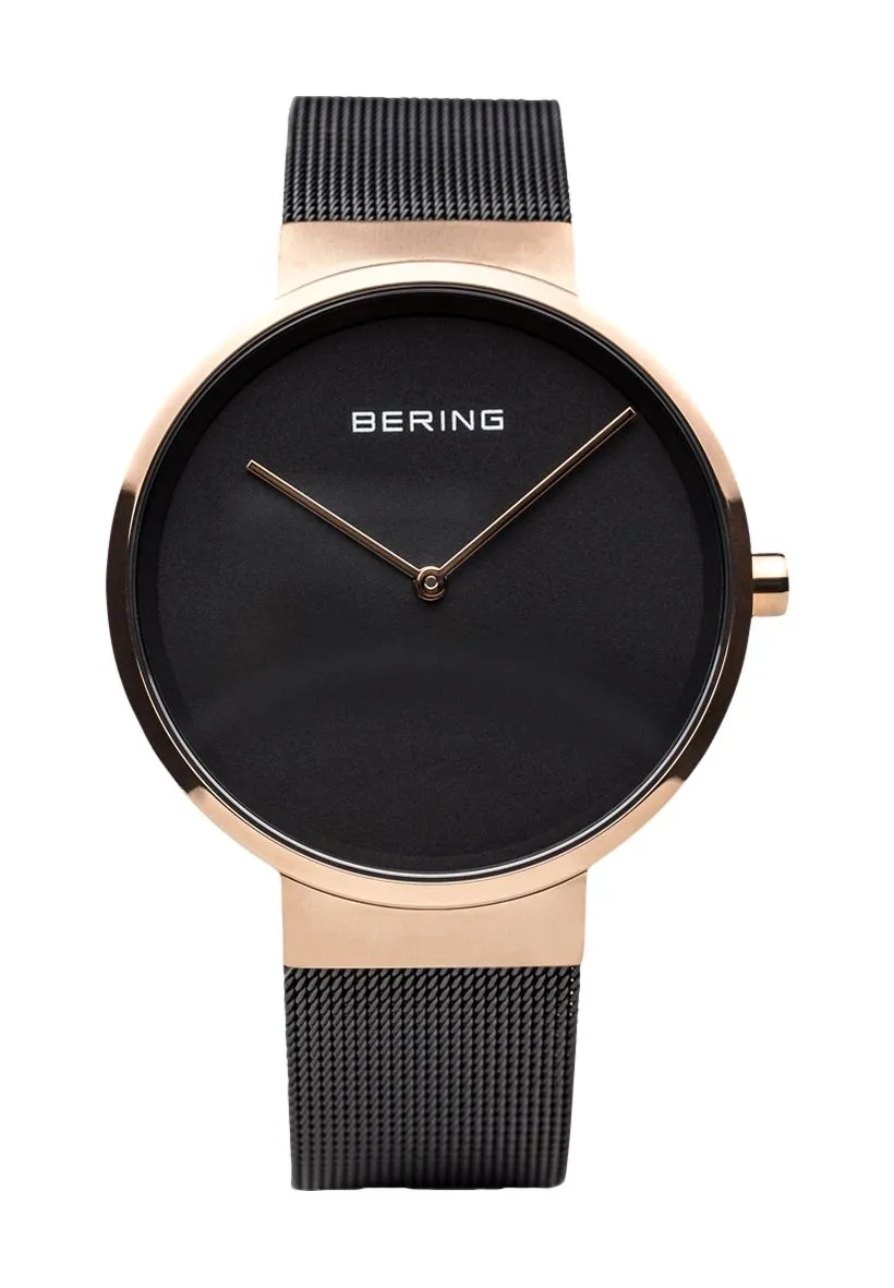 Klassische, minimalistische Uhr mit Mesh-Armband