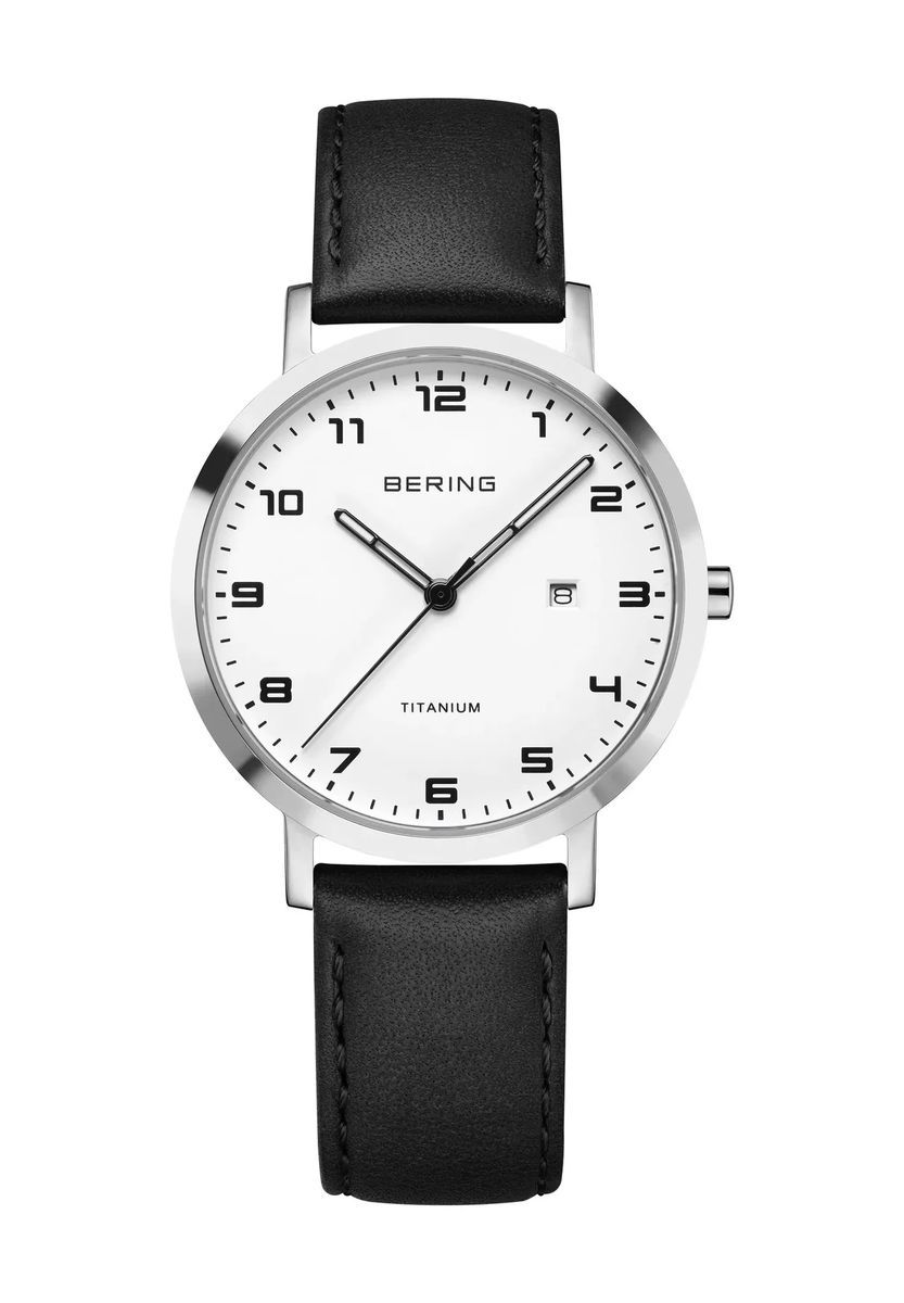 Minimalistische silberne Uhr mit schwarzem Lederarmband