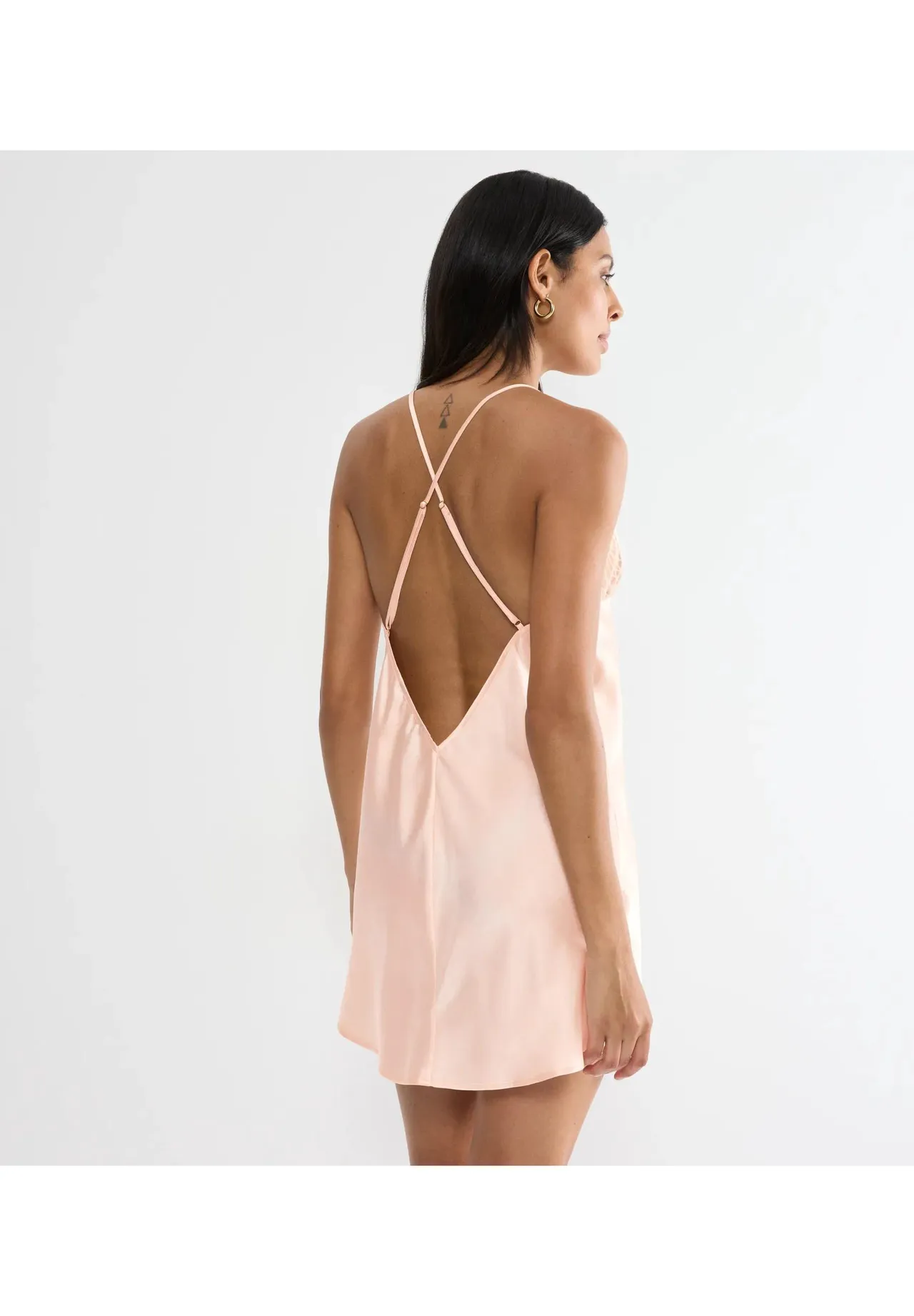 Elegantes Satin-Kleid mit Spitzenbesatz