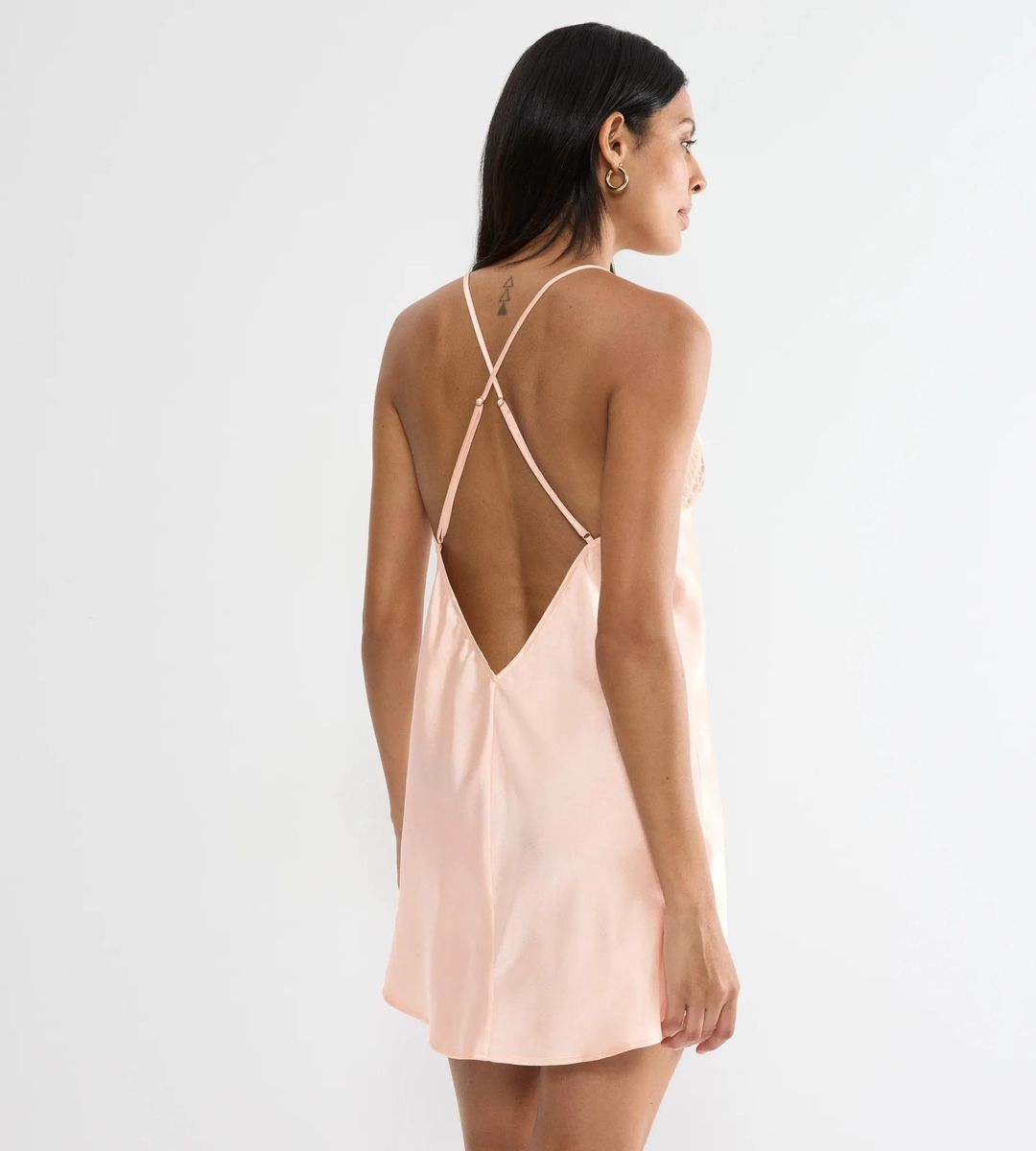 Elegantes Satin-Kleid mit Spitzenbesatz