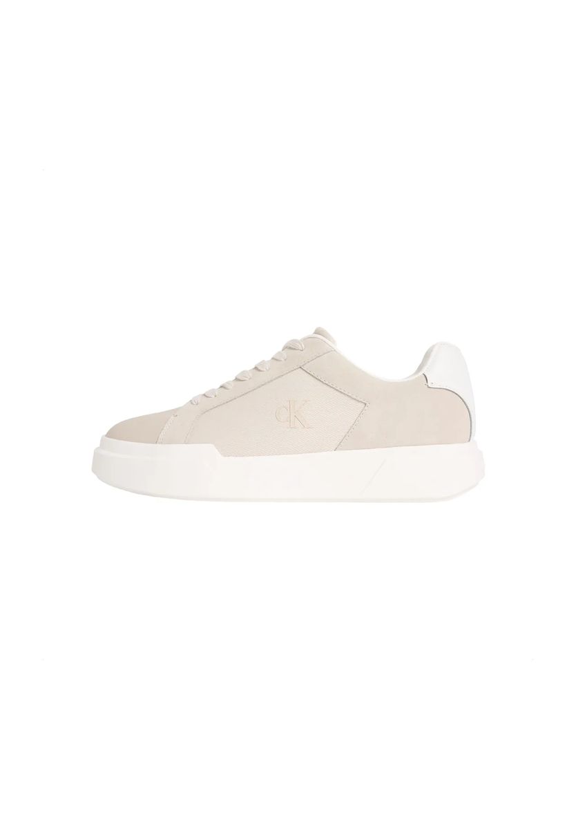Minimalistischer cremefarbener Ledersneaker