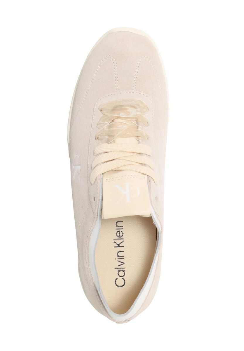 Beiger Wildleder Low-Top Sneaker