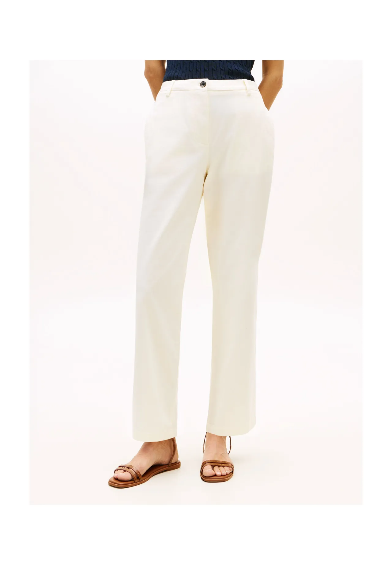 Klassische gerade Baumwollhose für Damen