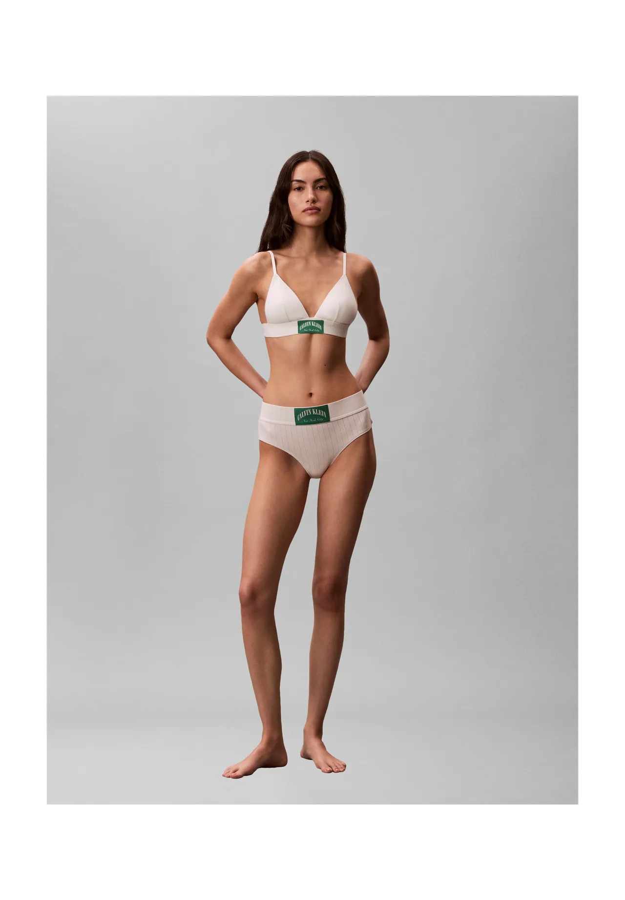 Geripptes Triangel-Bralette-Top