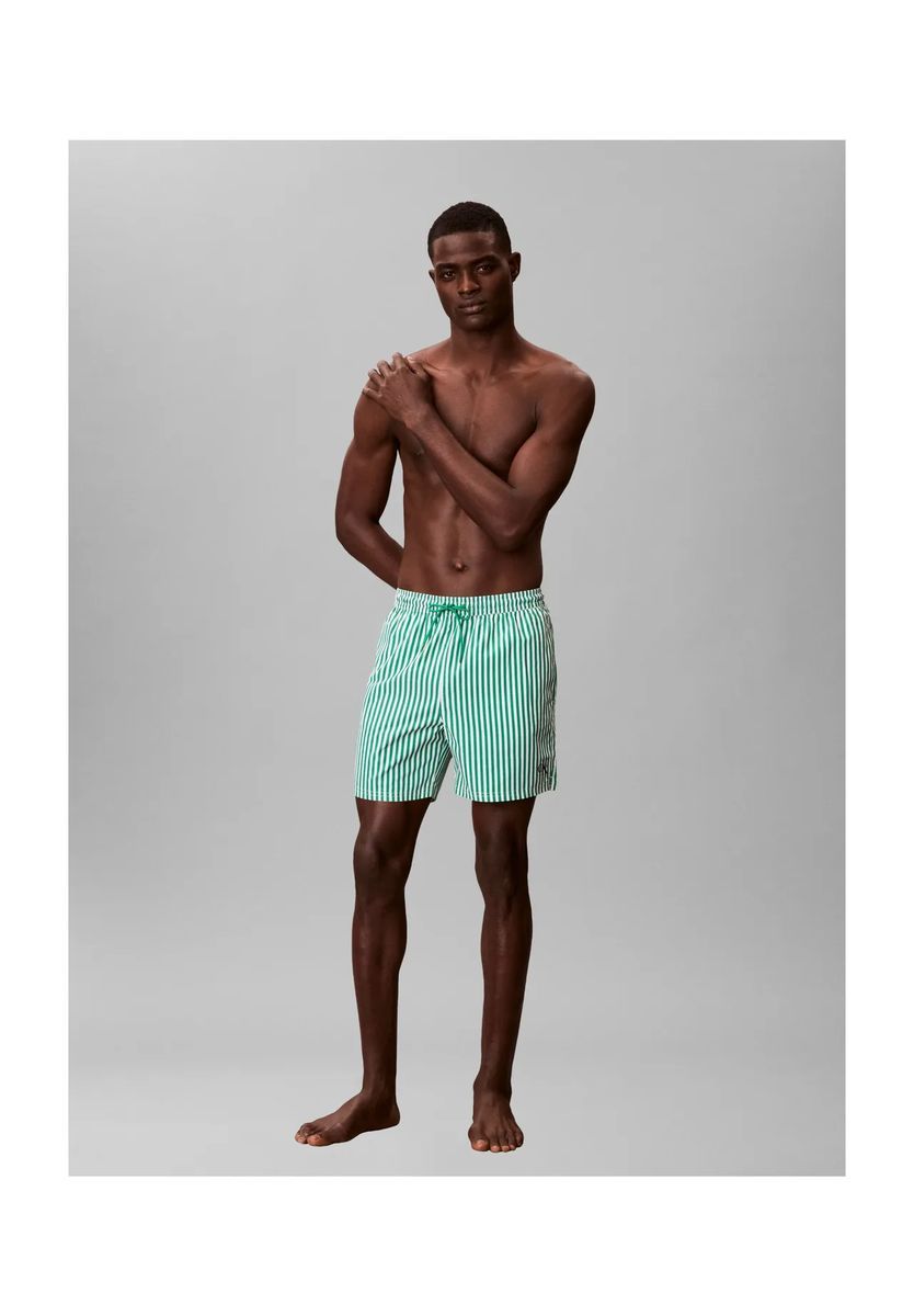 Grün und Weiß gestreifte Badeshorts