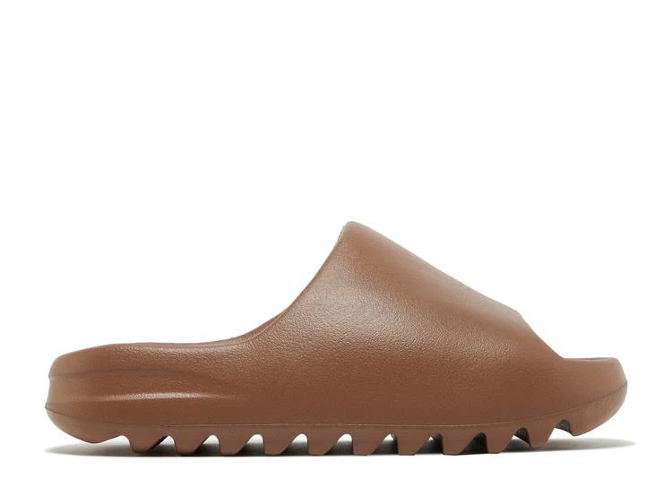 Moderner minimalistischer Slide-Sandal in Braun