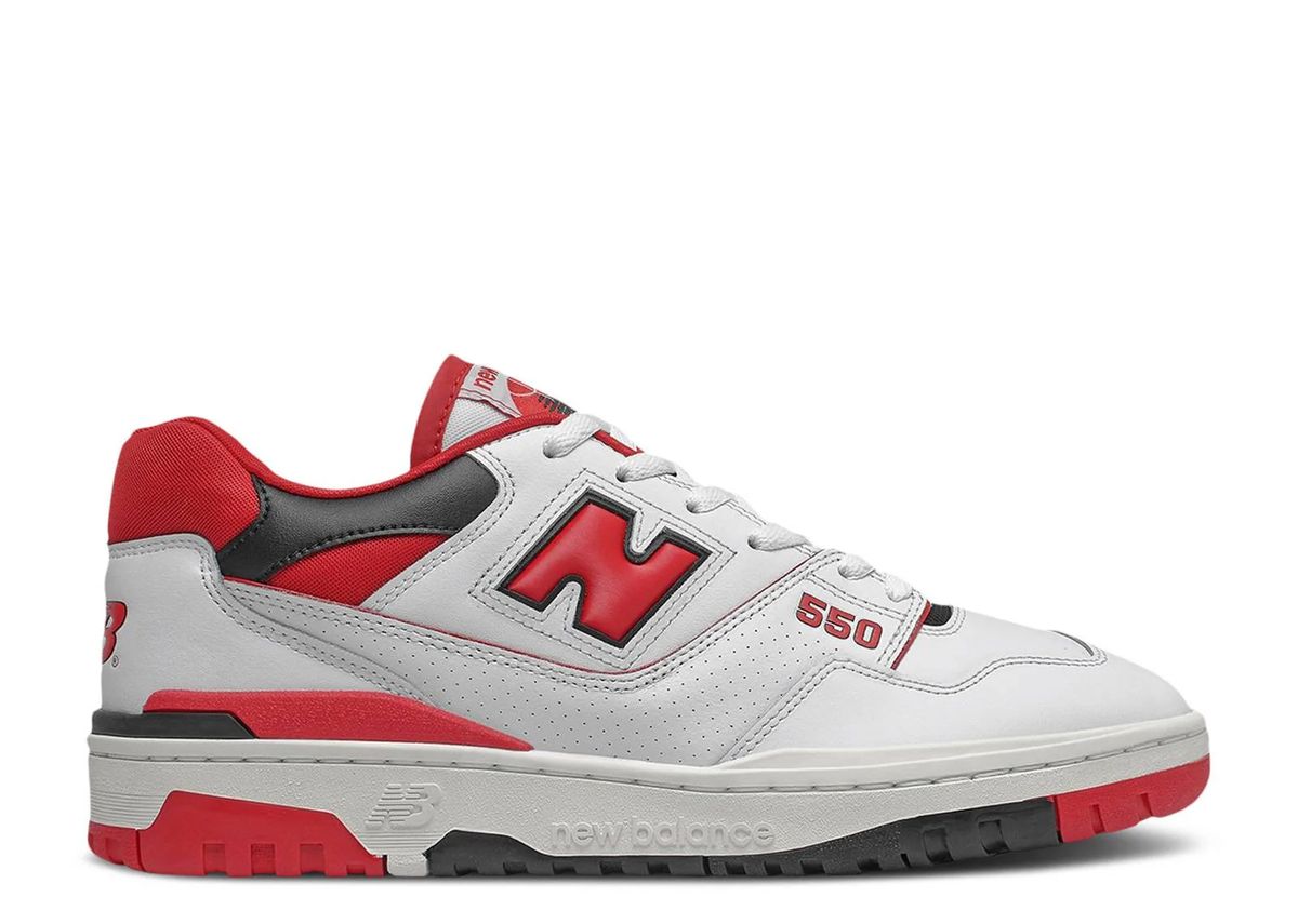 Retro-inspirierter weiß-roter Basketballschuh