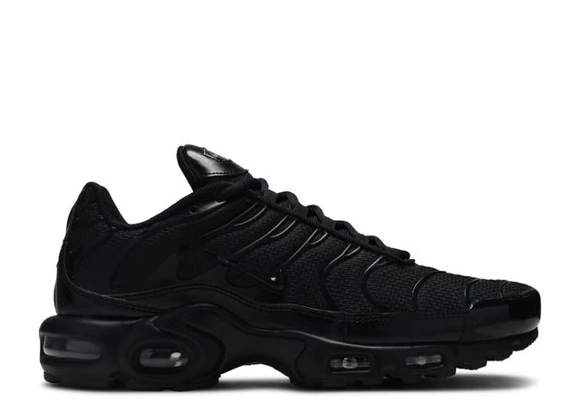 Komplett schwarzer Air Max Plus Sneaker