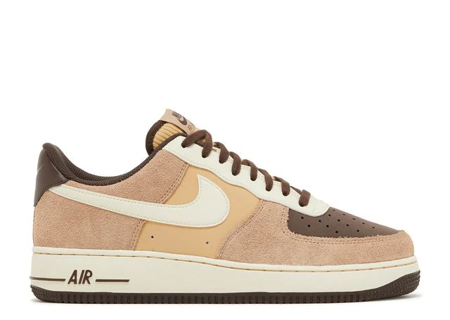 Klassische Low-Top-Wildleder-Sneakers