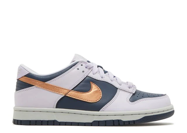 Dunk Low SE Copper Swoosh Sneaker