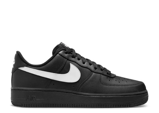 Klassischer Low-Top-Sneaker aus Leder