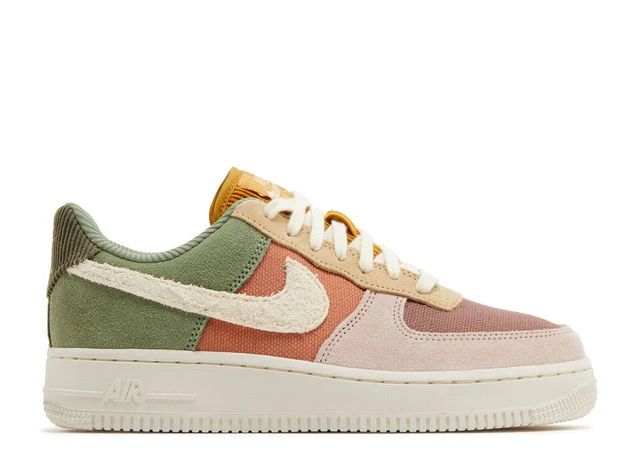 Air Force 1 Low '07 LX Sneaker