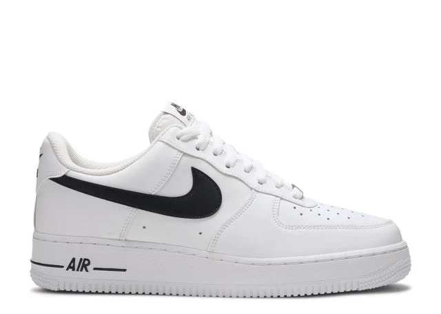 Low-Top Leder Sneaker im Basketball-Stil