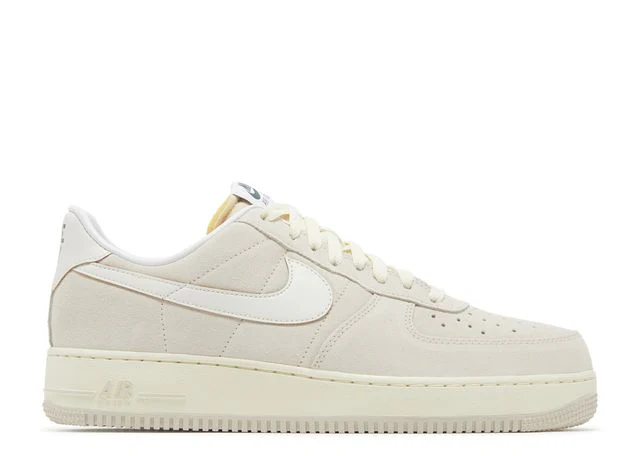 Vielseitige Low-Top Wildleder-Sneakers