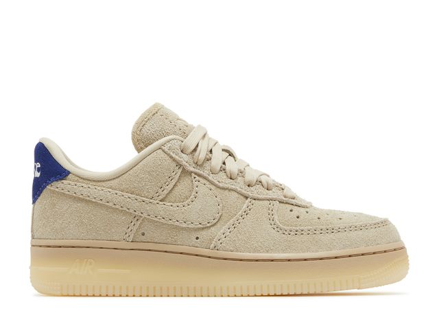 Neutrale Wildleder Air Force 1 Sneakers