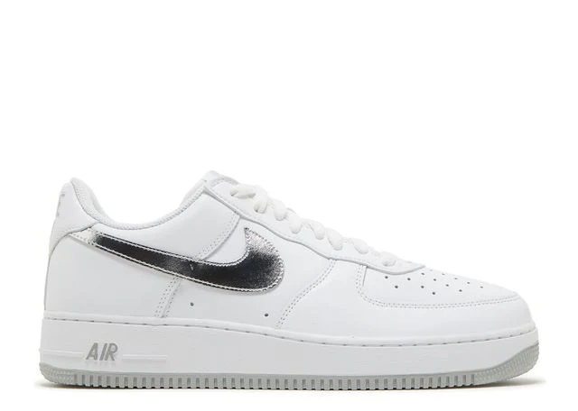 Klassischer Low-Top Sneaker mit Metallic-Akzent
