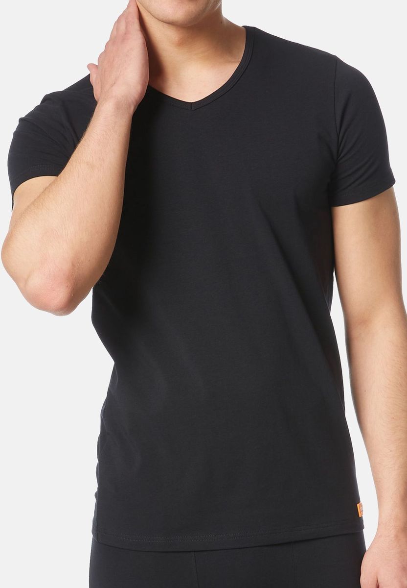 Atmungsaktives Herren-Unterhemd mit V-Ausschnitt